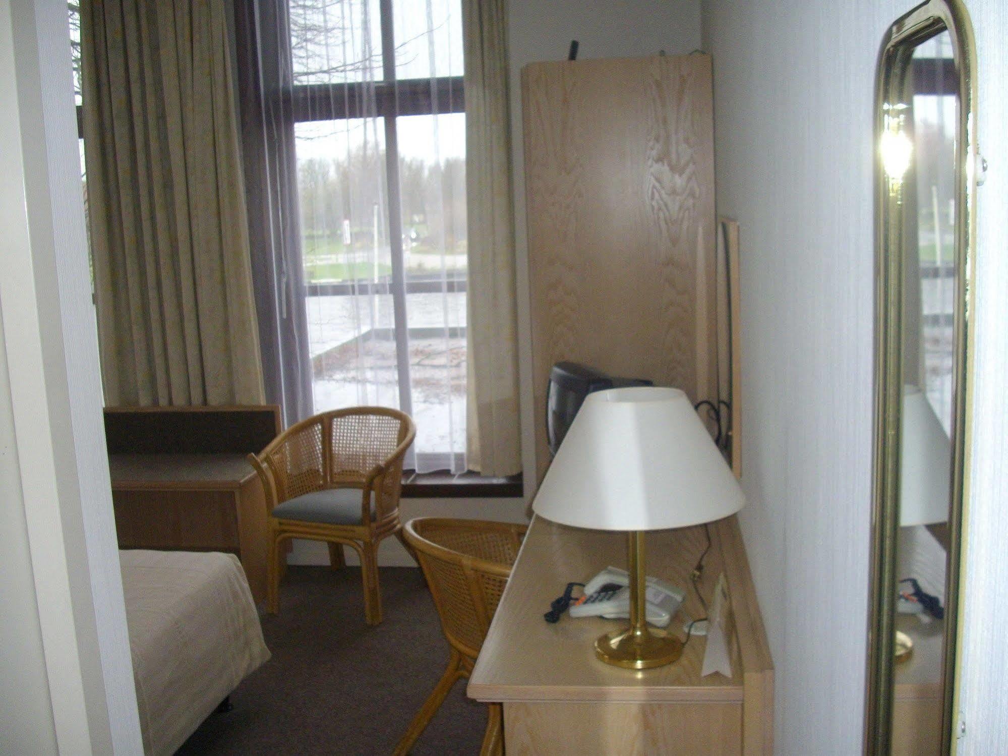 De Oude Schouw Jirnsum Exterior foto